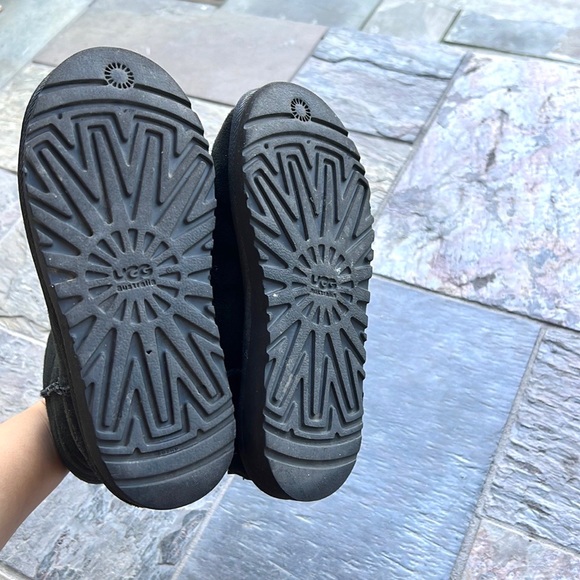 UGG girl classic